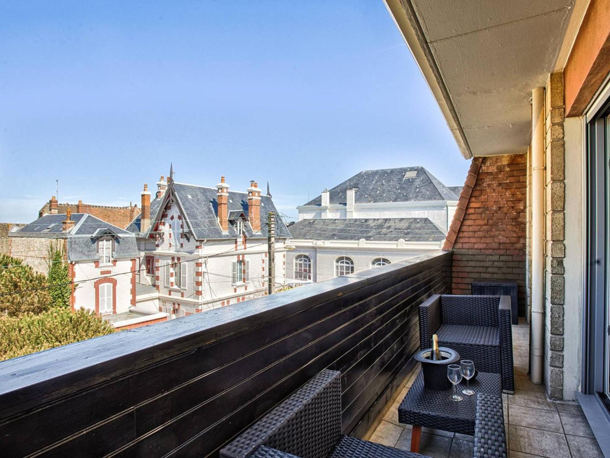 Renove Avec Balcon Et Wifi A - Fr-1-788-62 * Cabourg